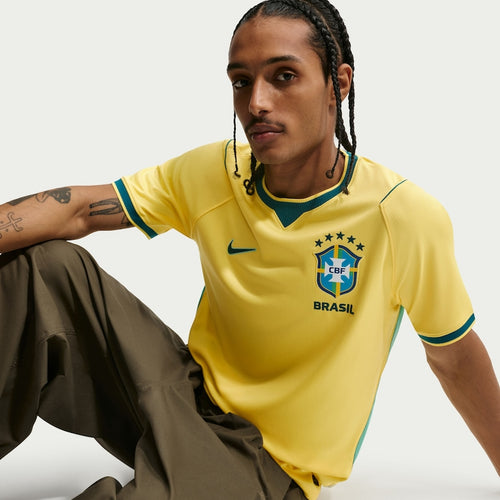 Imagem 1 de 6 de Camisa Brasil Nike I 2026/27 Torcedor Pro Masculina